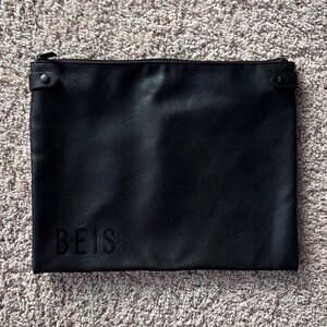 Beis leather pouch